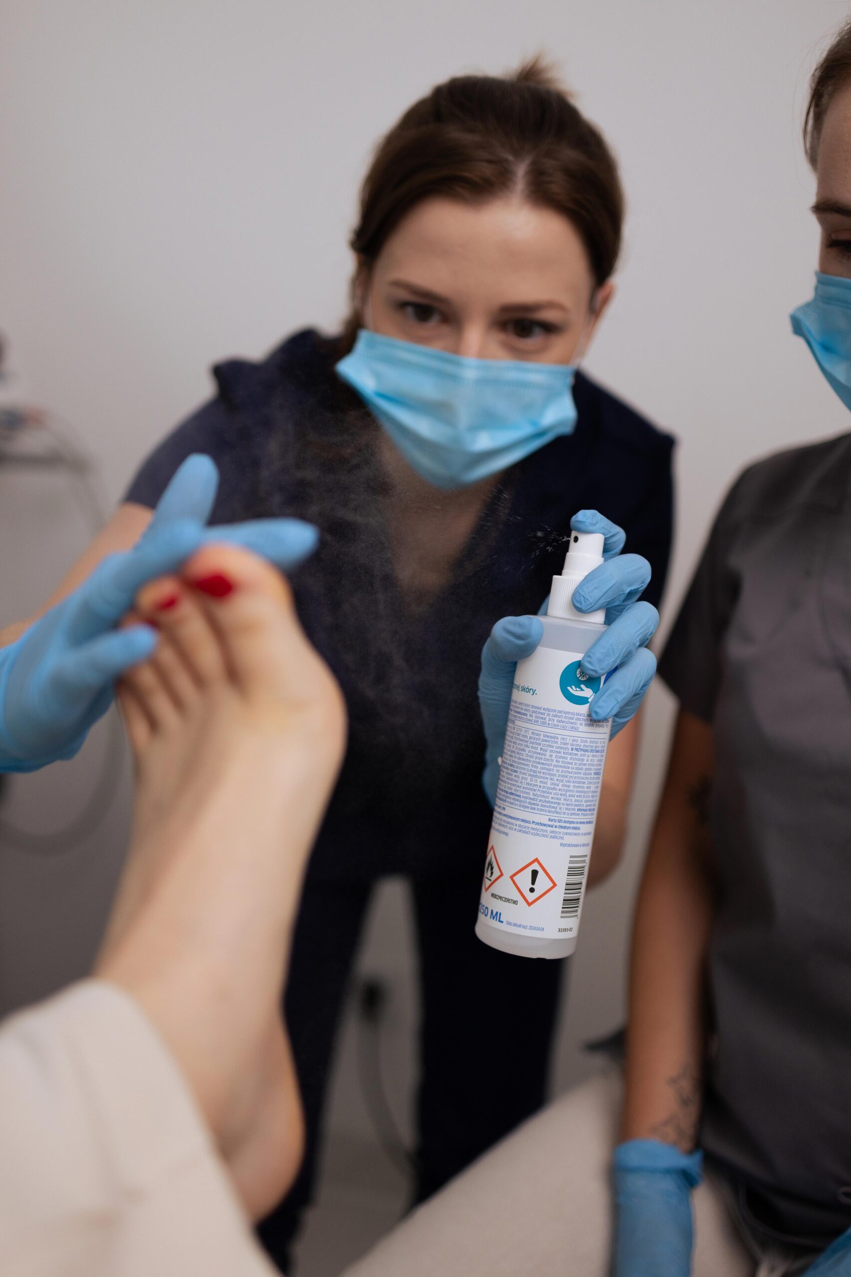 Najczęstsze problemy stóp u dzieci i nastolatków w gabinecie podologicznym