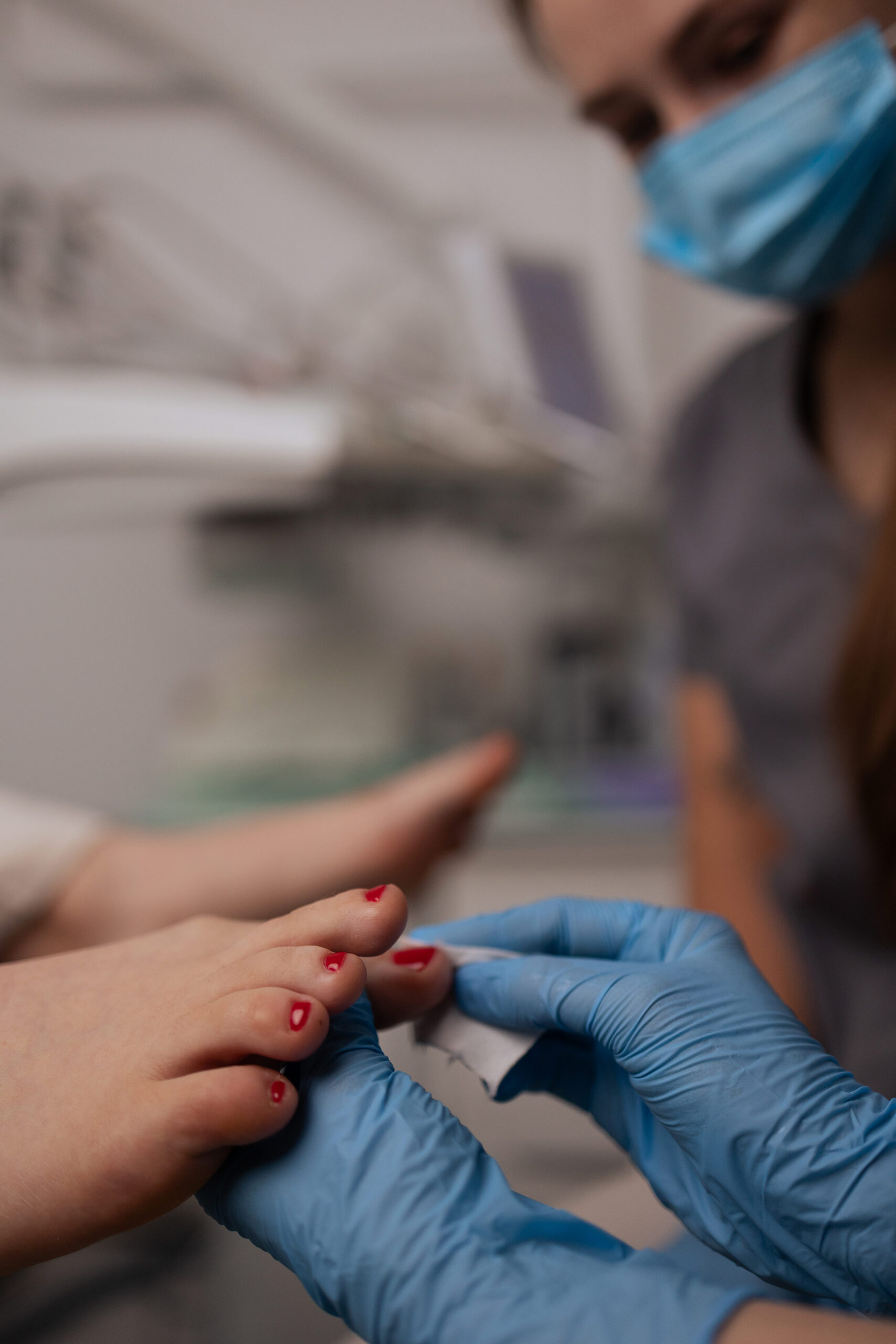 Dlaczego warto regularnie odwiedzać podologa?